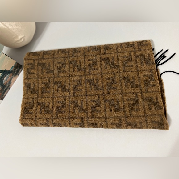 Fendi Authentic Vintage FF Logo Zucca Print Fringe Scarf - Picture 6 of 6